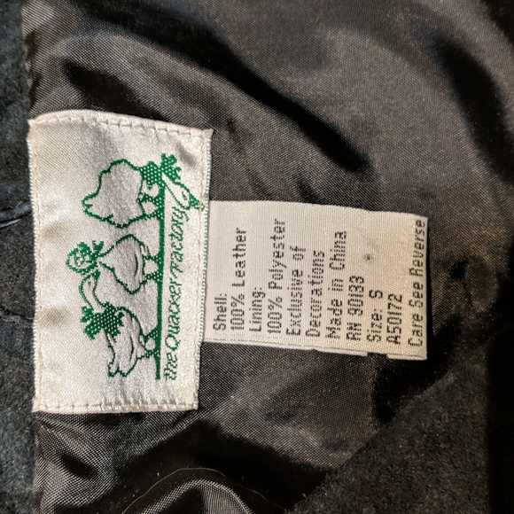 100% leather suede jacket with whip stitching and rose embellishments - Picture 3 of 10